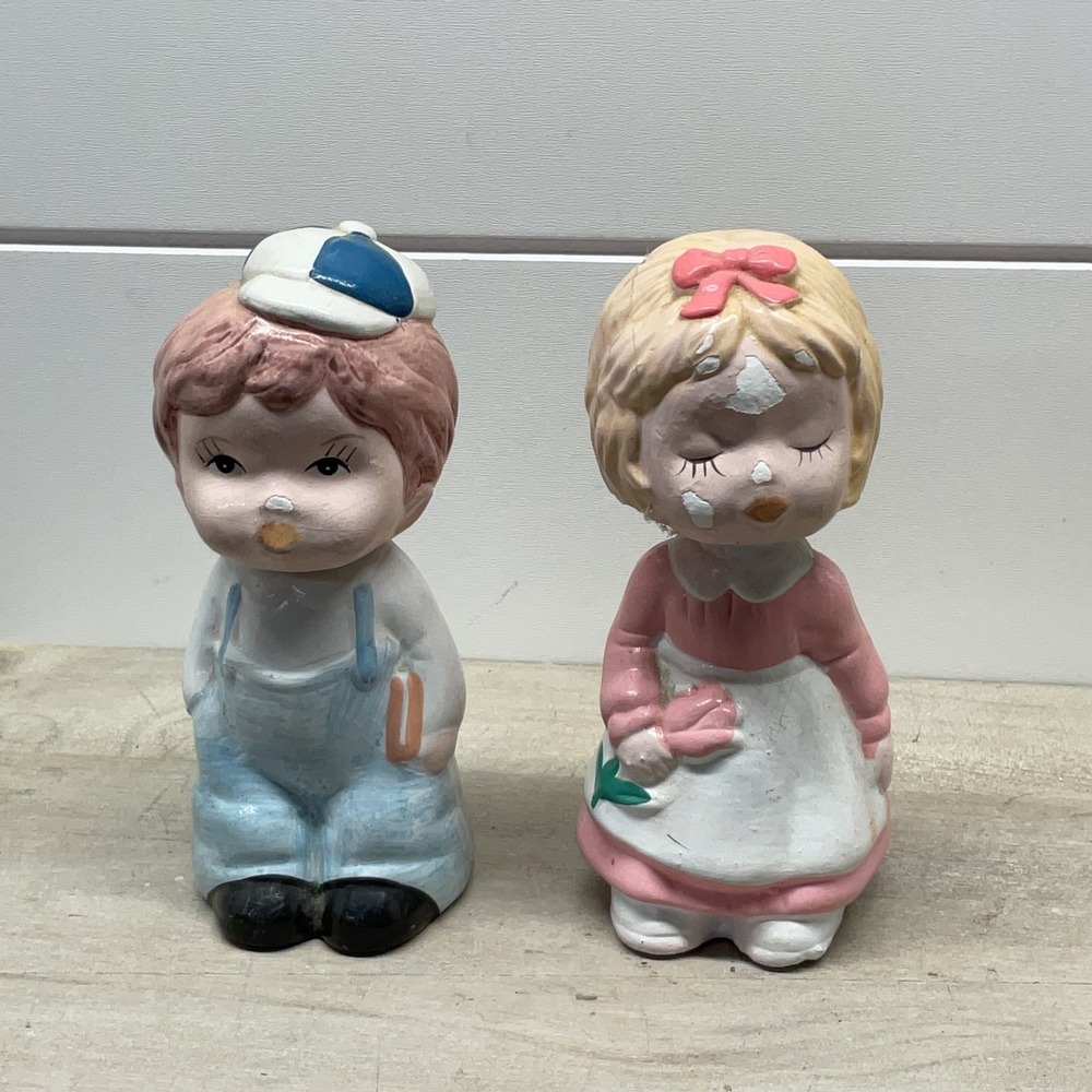 Vintage Ceramic Boy and Girl Bobblehead Figurine Set Pink Blue Taiwan Retro